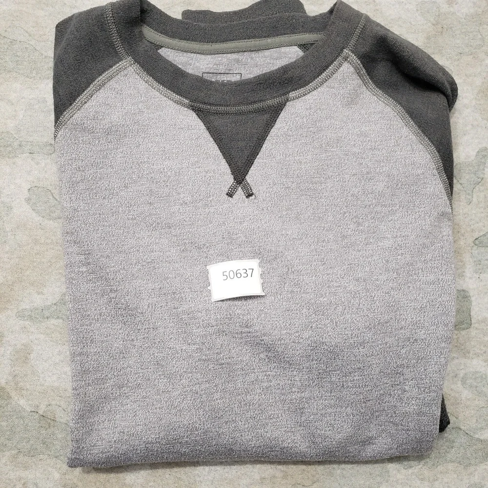 The North Face Shirt Mens Medium Gray Pullover Long Sleeve Raglan